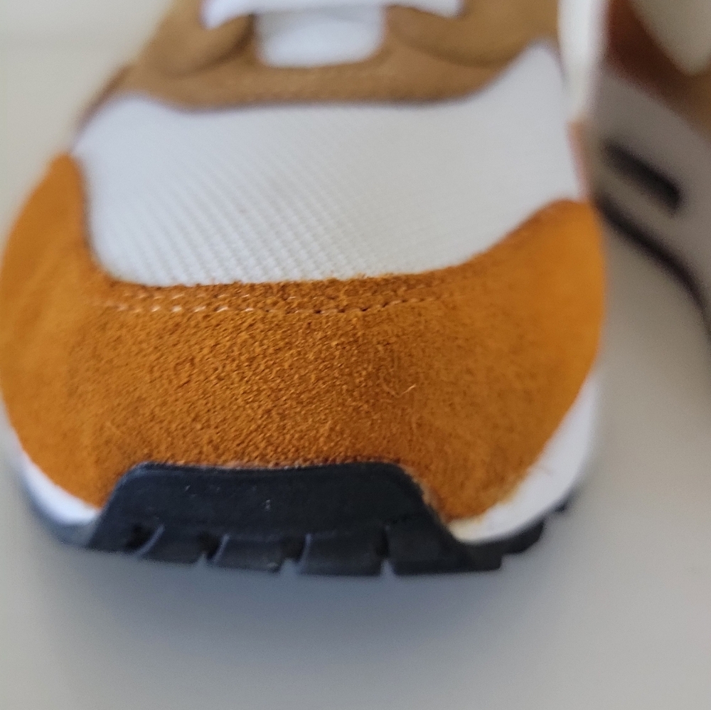 NIKE Like New in OG BOX 10.5M Air Max 1 Premium Retro Sneakers - Picture 5 of 11